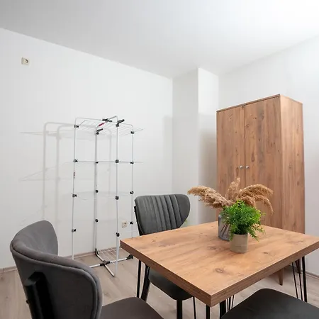 Apartman Livemore24 - 3 In Wlan - Smart-tv - 24-7 Check-in Und Kueche Duisburg
