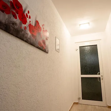 Apartment Livemore24 - 3 In Wlan - Smart-tv - 24-7 Check-in Und Kueche Duisburg