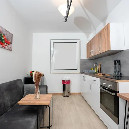 Livemore24 - 3 In Wlan - Smart-tv - 24-7 Check-in Und Kueche Duisburg
